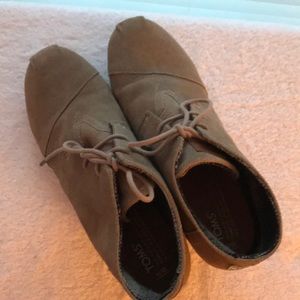 🔴TAUPE TOMS WEDGES🔴